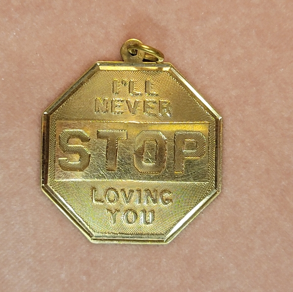Vintage 14k Yellow Gold Crea "I'll Never Stop Loving You" Stop Sign Charm 3g - Picture 2 of 6